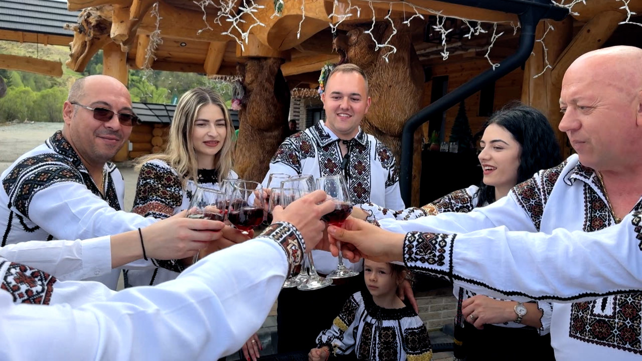 Reacţia lui George, întors din Olanda să facă Paştele cu familia. A rămas în ţară şi pentru onomastică