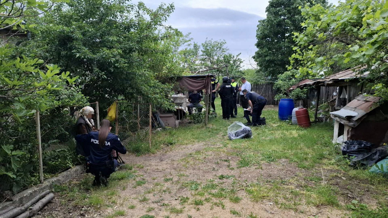 Mamă şi fiu, ţinuţi captivi şi ameninţaţi cu moartea de băiatul cel mare al femeii. Clipe de groază în Vrancea