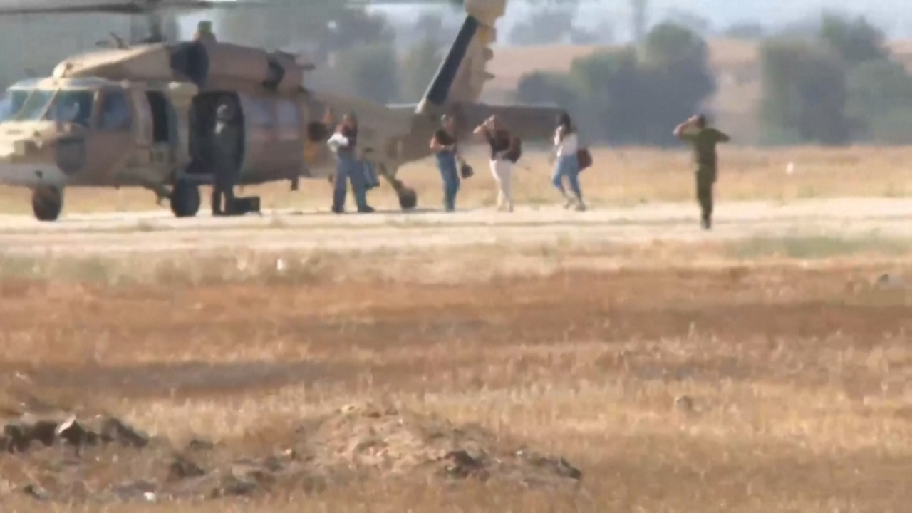 Hamas a eliberat şi ultimul ostatic american. Edan Alexander a sunat-o prima dată pe mama sa