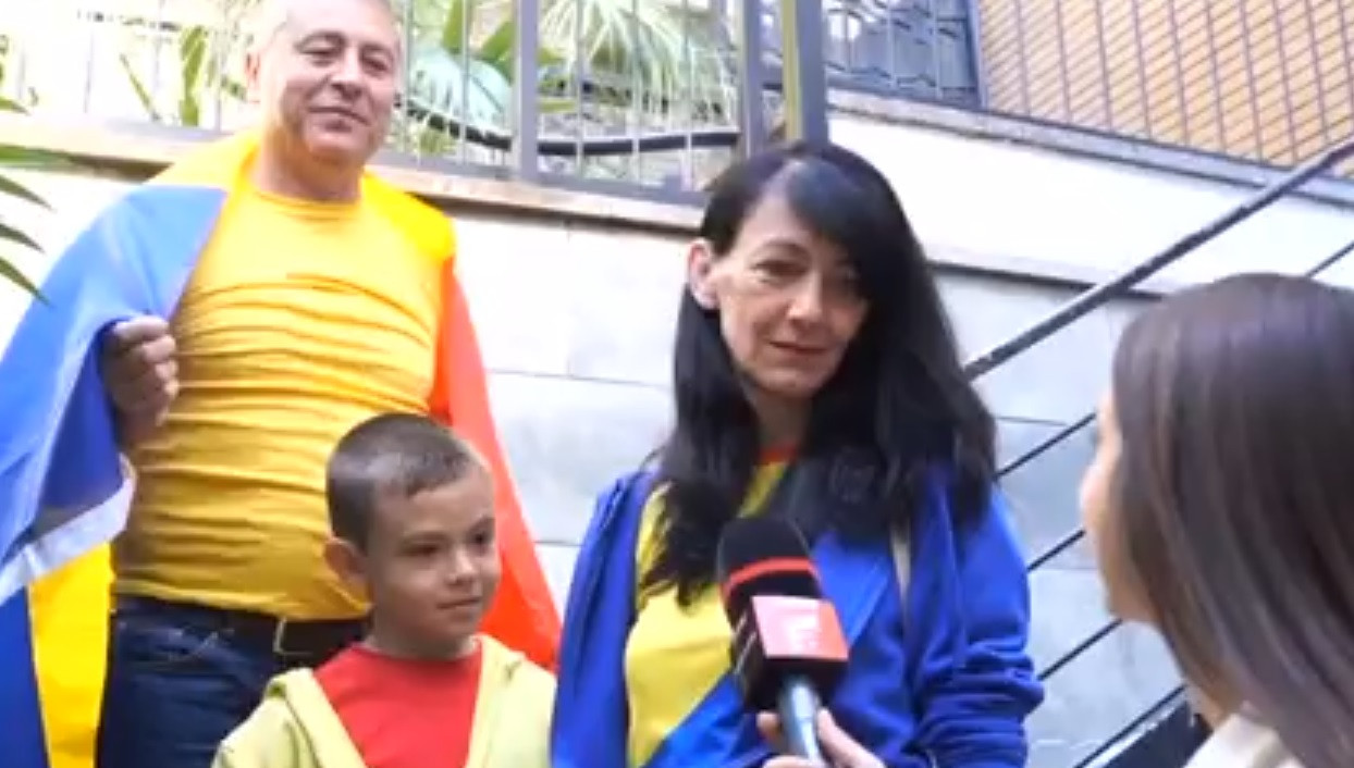 A doua zi de vot în diaspora marchează un nou record. Emoţia se simte în fiecare mare capitală europeană: "Noi suntem poporul"