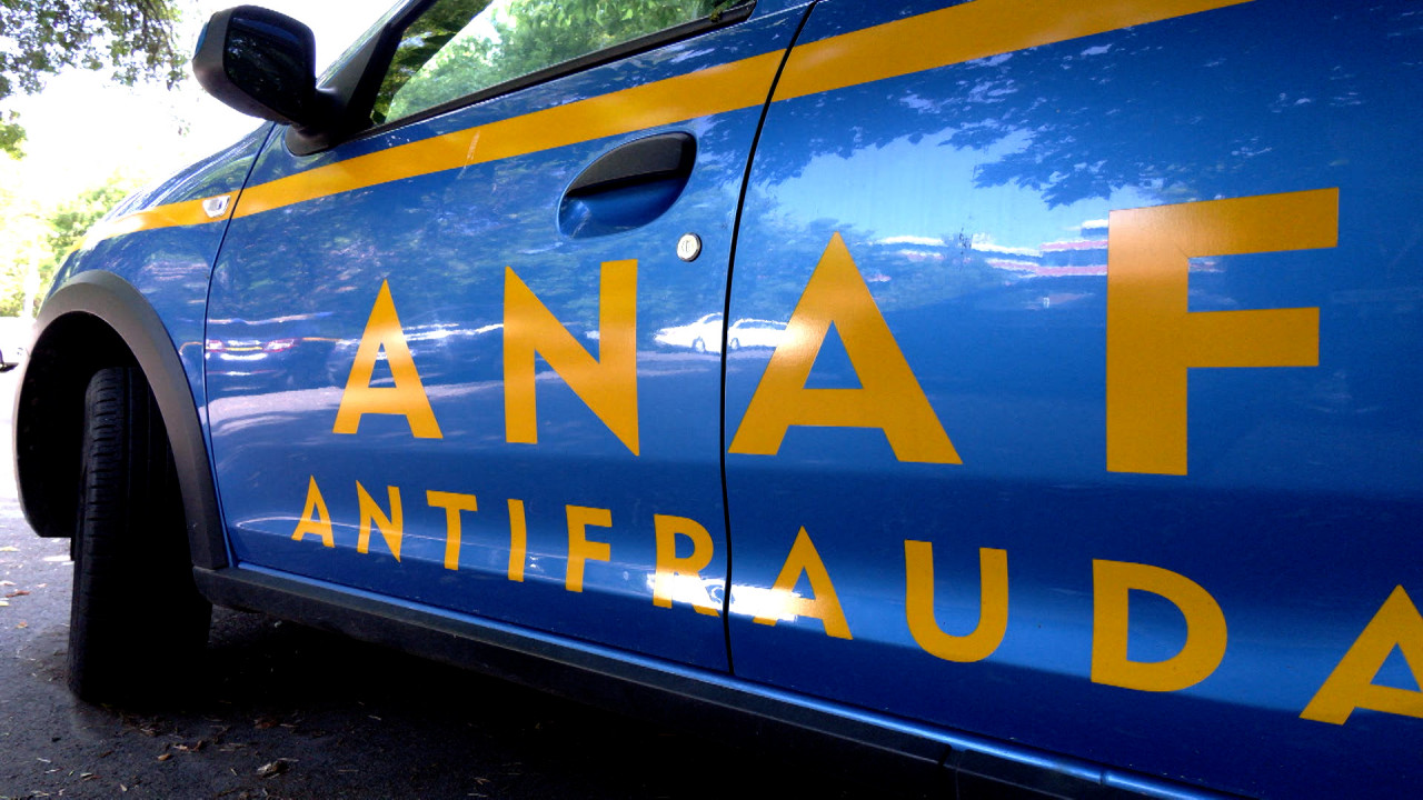 Percheziţii DNA la birourile ANAF din Bucureşti. Un inspector ar fi luat şpagă de la firmele de ride sharing