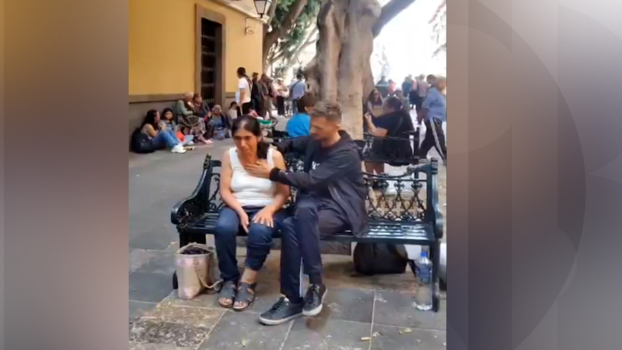 Cine este românul care pretinde că "vindecă" durerile oamenilor în Mexic