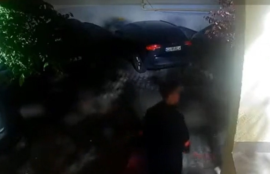 Un tânăr de 15 ani din Cluj, atacat de doi câini când îşi plimba animalul de companie. Câinele adolescentului a murit din cauza rănilor