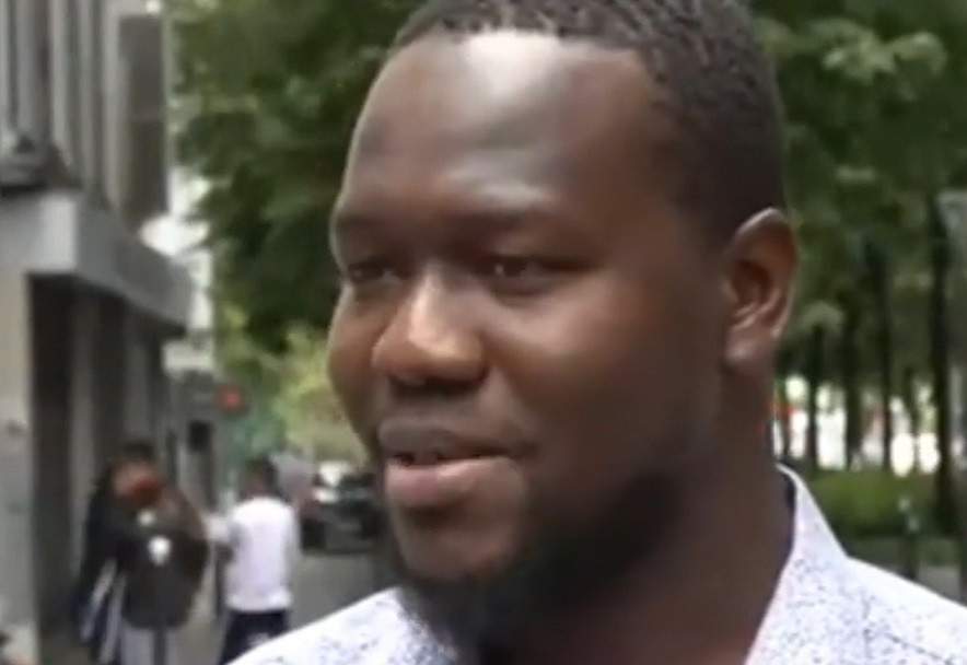 Filmul operaţiunii de salvare dramatice din Paris. Un bărbat a scos din flăcări 6 persoane