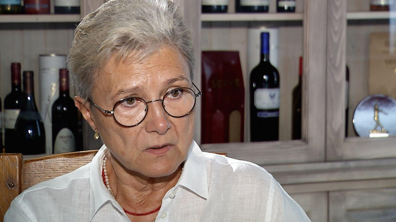Afaceri româneşti, lovite de noile taxe. Cu cât se vor scumpi sticlele de vin după majorarea accizelor