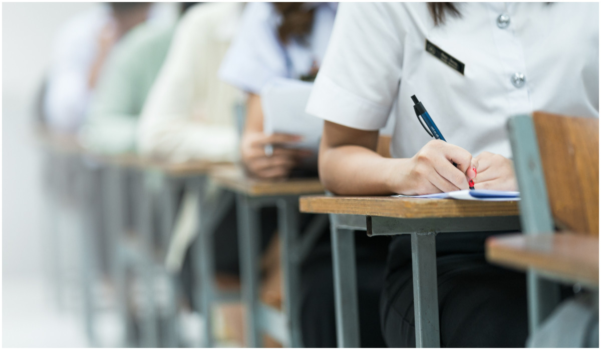 Bătălie pe locurile de la Medicină. Aproape 4.000 de candidați au susţinut examenul la UMF Bucureşti