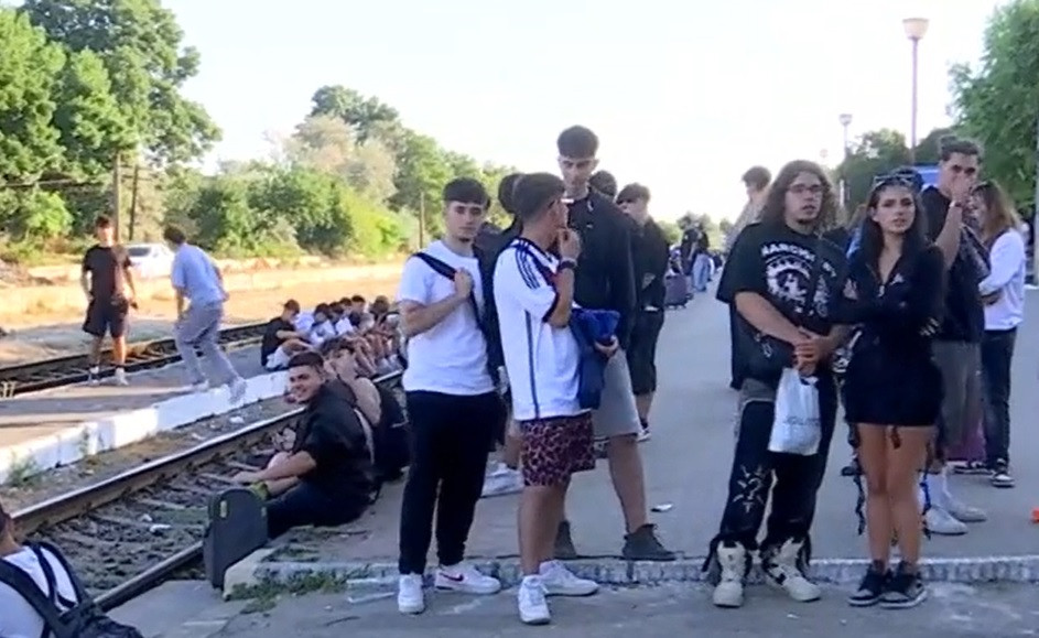 Gările de pe litoral, pline după Beach Please. Suplimentǎri la Trenurile Soarelui