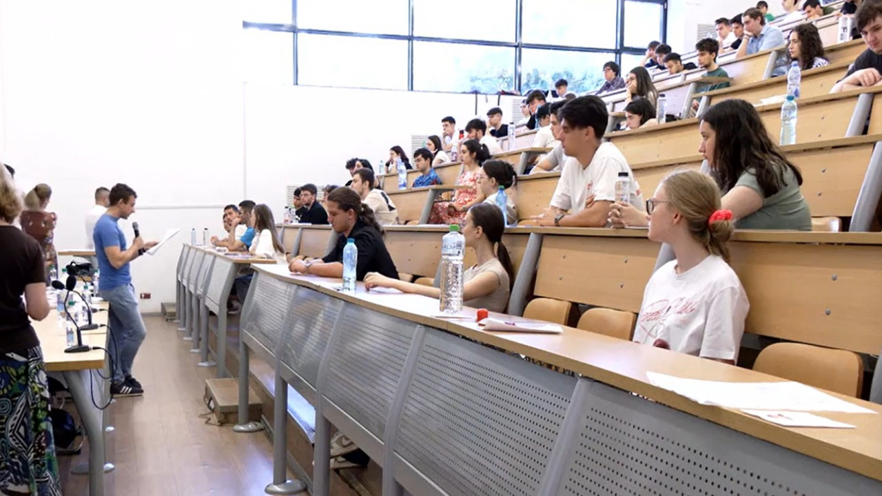 Cea mai dorită specializare: 13 pe un loc. Studenţii, angajaţi încă din primul an de facultate