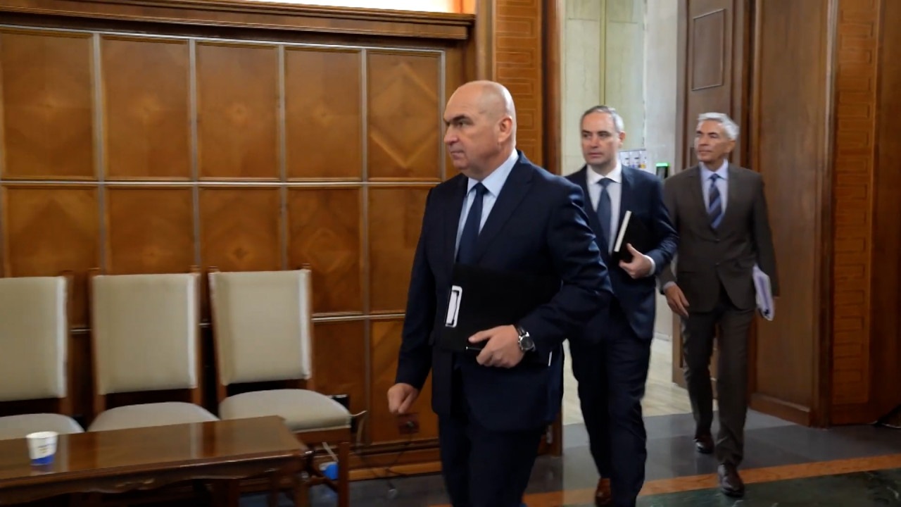 Concursurile anunţate de Bolojan, coşmarul bugetarilor. Se plâng că lucrează după ora 19 sau în weekend