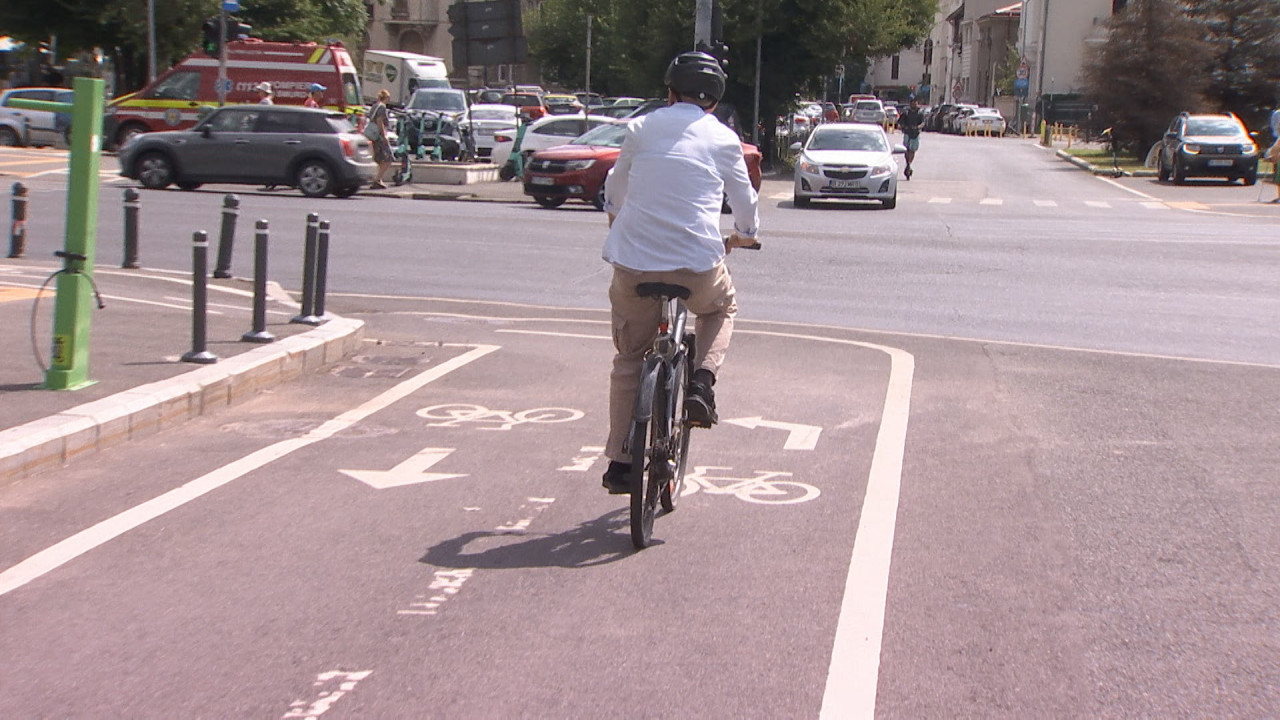 Masterplanul Velo: 500 de km de piste de biciclete în 10 ani. Bulevardele rămân fără o bandă