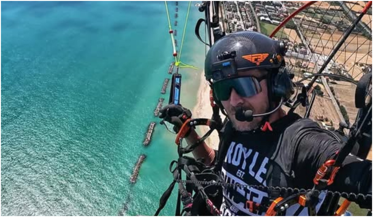 Ipotezele morţii lui Felix Baumgartner: Infarct în timpul zborului şi defecţiune tehnică la motoparapantă