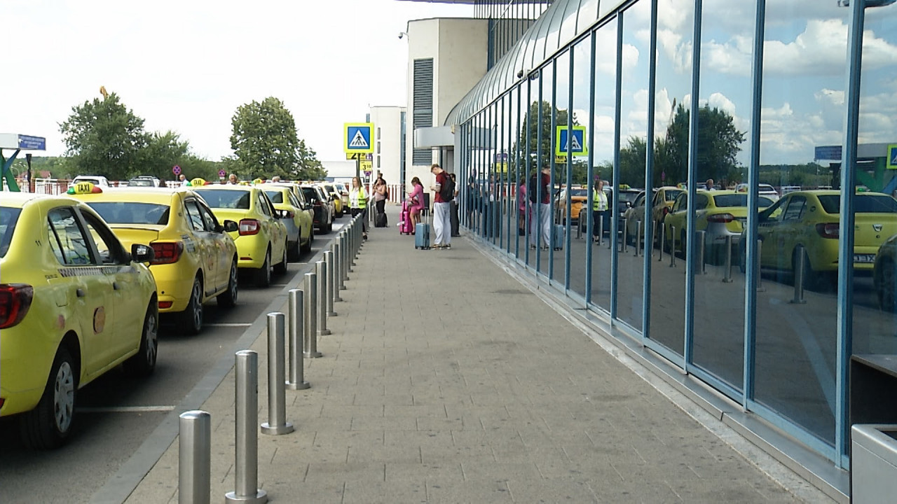 Ar putea dispărea tarifele dinamice la taxi şi ridesharing. Modificările propuse de Consiliul Concurenţei