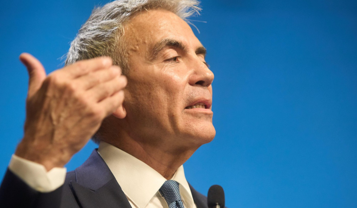 Anastasiu, în lacrimi la anunţul demisiei: A spus că a dat "şpagă de supravieţuire" ca firma să nu falimenteze