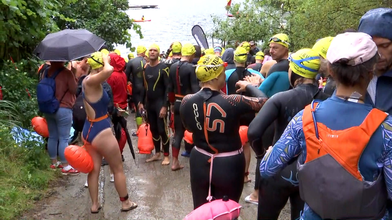 Ei sunt medaliaţii de la "Traversarea Tarniţei", competiţie de înot ce a strâns peste 100 de sportivi la start