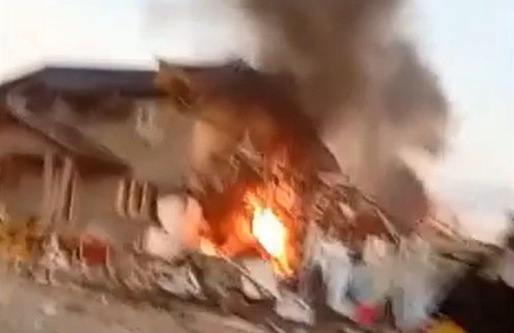 Un magazin din Dâmboviţa s-a făcut praf după o explozie puternică: "Am la copii prima dată, şocul după"