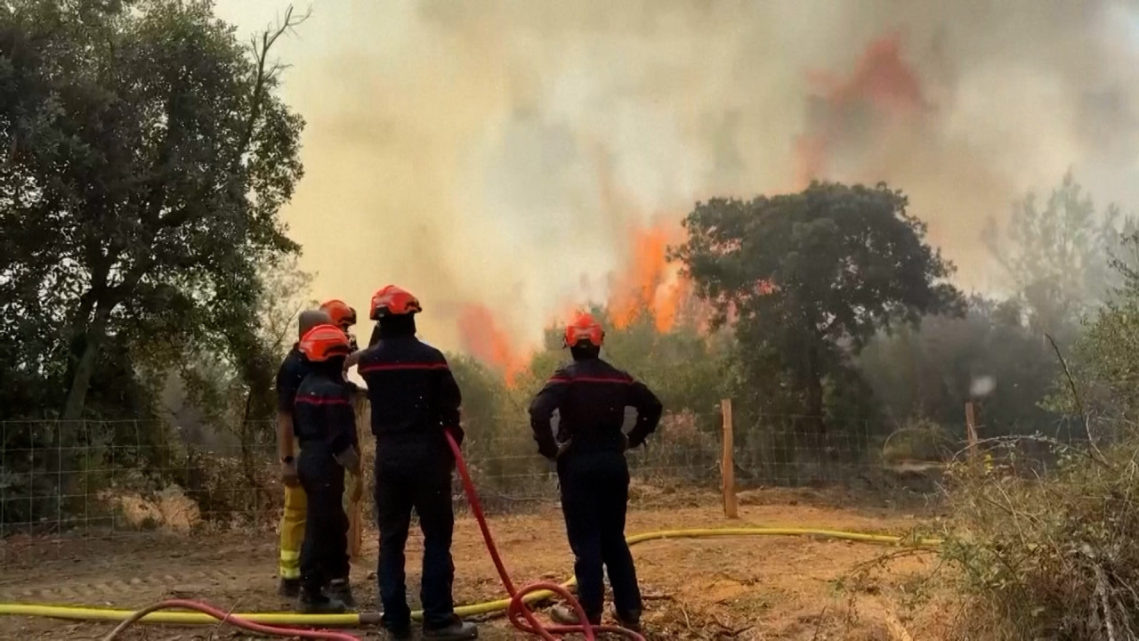 Europa se luptă cu flăcările: În Franţa, cel mai mare incendiu din ultimii 80 de ani a ars 17.000 de hectare