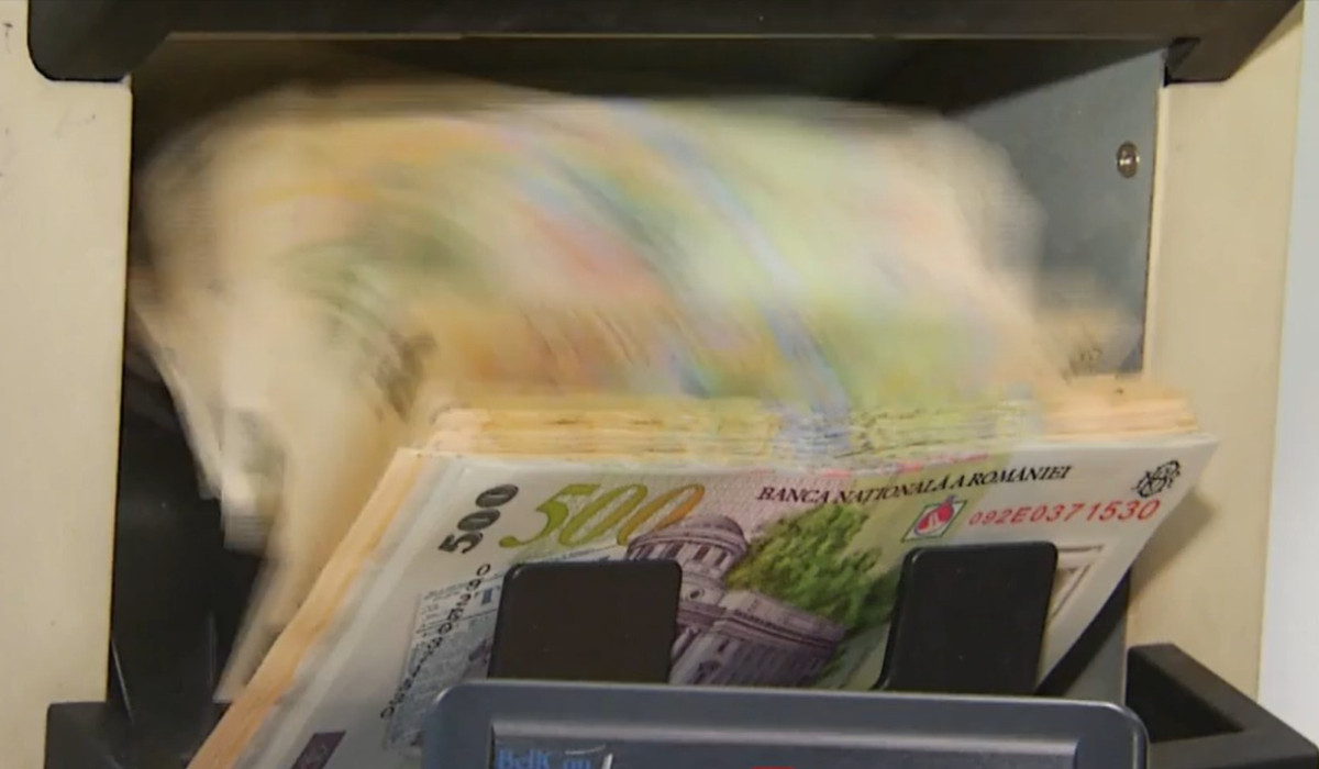 CALCUL: Câţi bani acumulează în fondul de pensie privată un român care investeşte 160 de lei pe lună