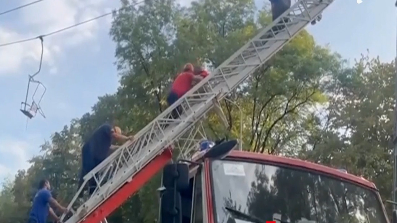 Un telescaun s-a prăbuşit în Rusia. 12 persoane au fost rănite, printre care şi un copil