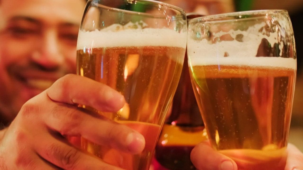 Ingredientul periculos din berea fără alcool. Care sunt riscurile pentru sănătate
