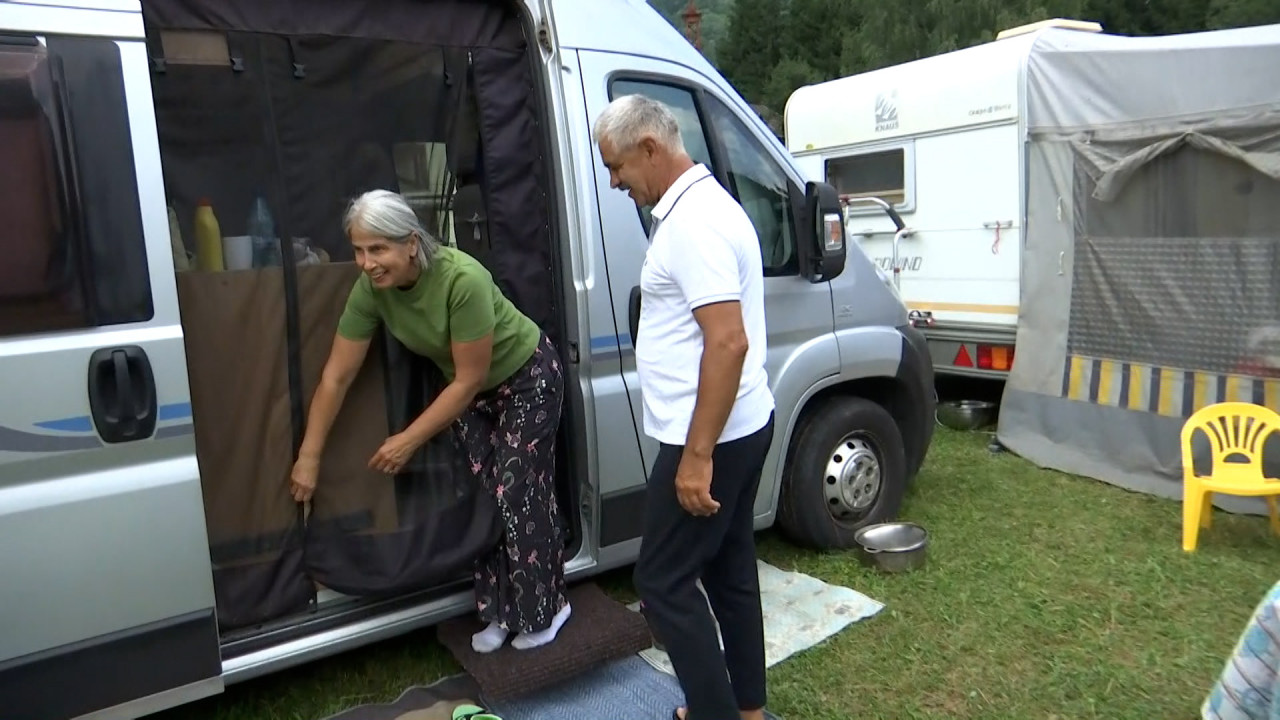 Cât costă o vacanţă cu rulota: "Condiţiile sunt acceptabile pentru oricine"