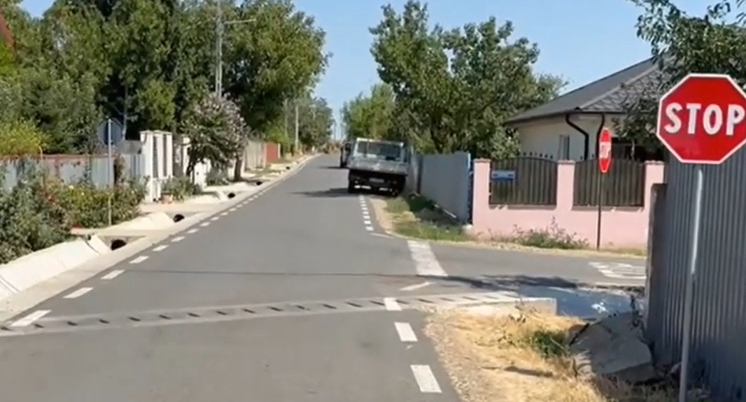 "Stop" în toate direcțiile. Intersecția care le dă bătăi de cap șoferilor, în Galaţi