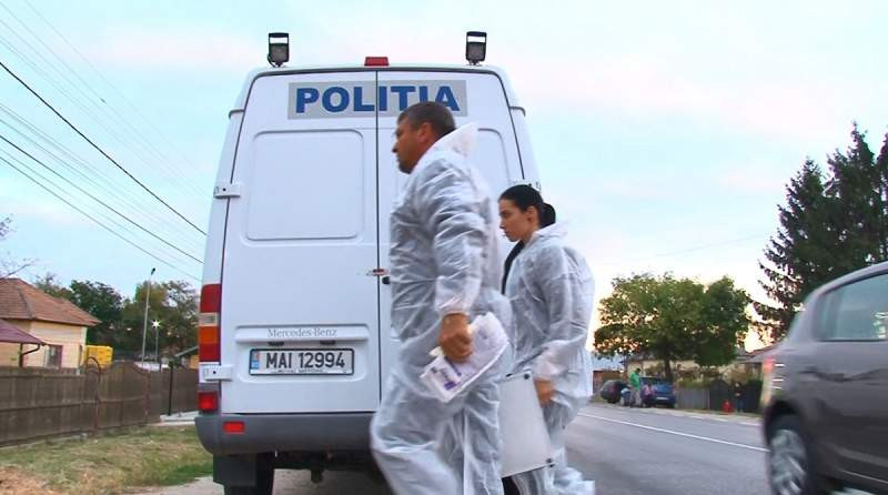Femeia din Baba Ana, bătută și călcată cu mașina, a murit