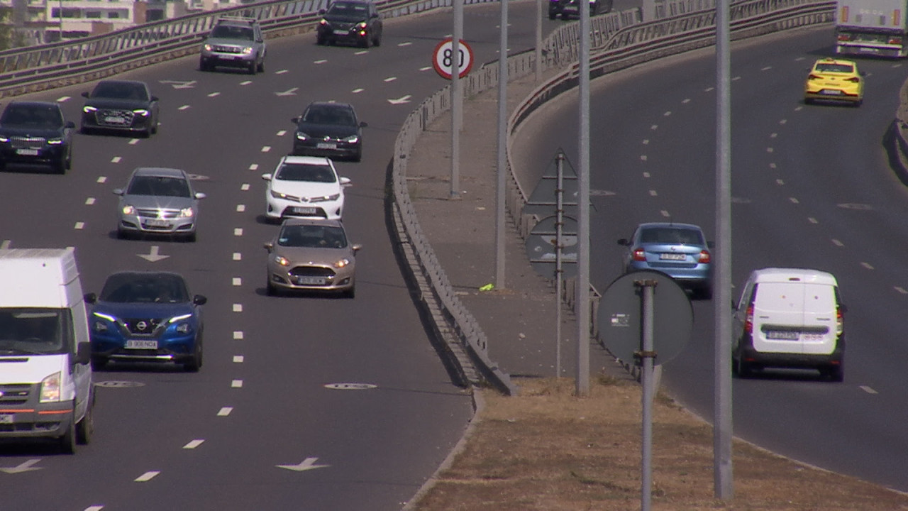 Traficul, monitorizat la secundă. 400 de camere inteligente vor fi montate pe şoselele din toată ţara