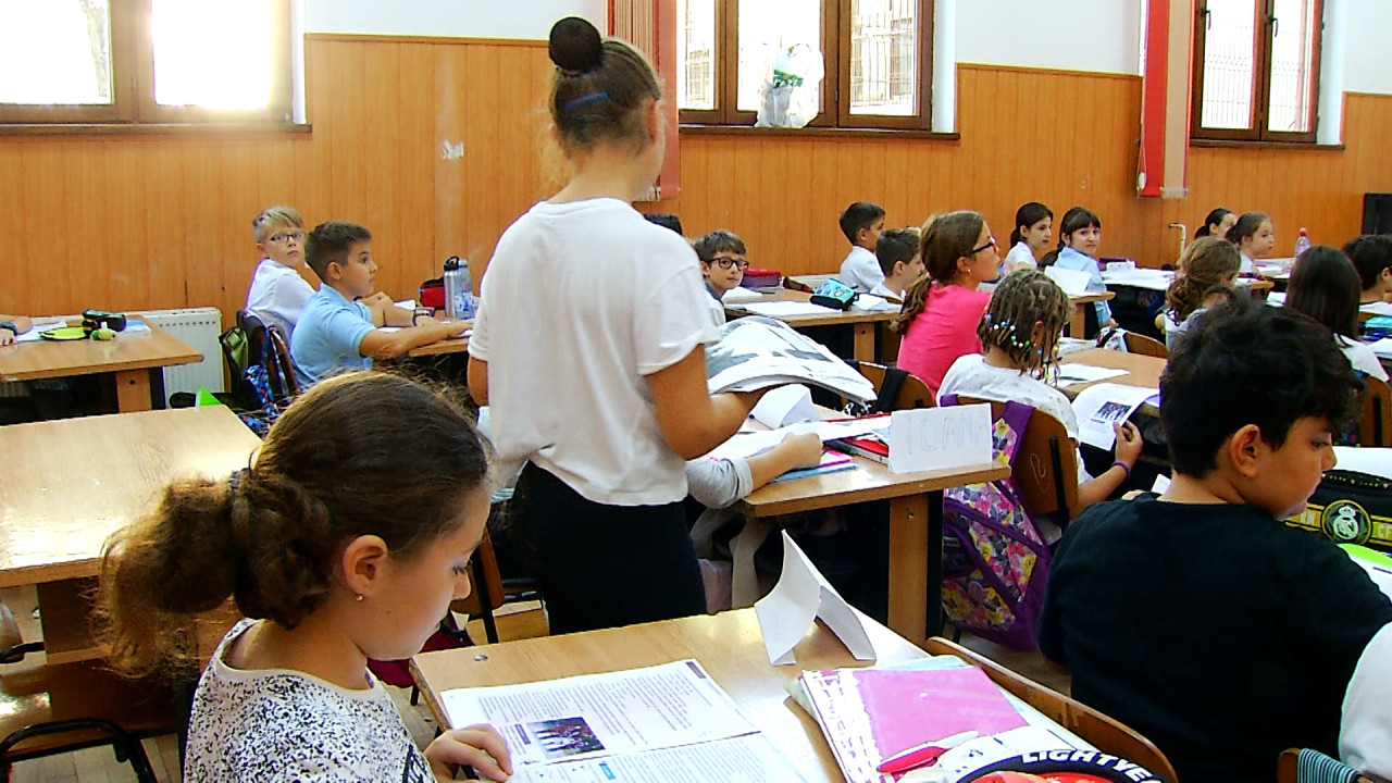 Zilnic 11 copii sunt abuzați sexual în România. Statul încă ezită să introducă educaţia sexuală în şcoli