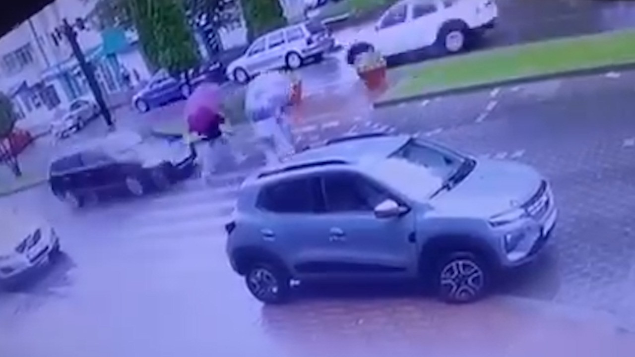 Accident rutier grav în Dorohoi: două eleve lovite pe trecerea de pietoni