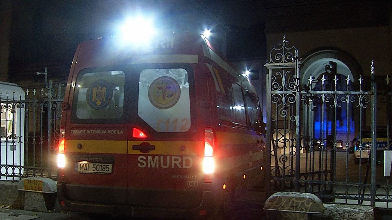 Băiat de 14 ani căzut de la etajul 3 în București