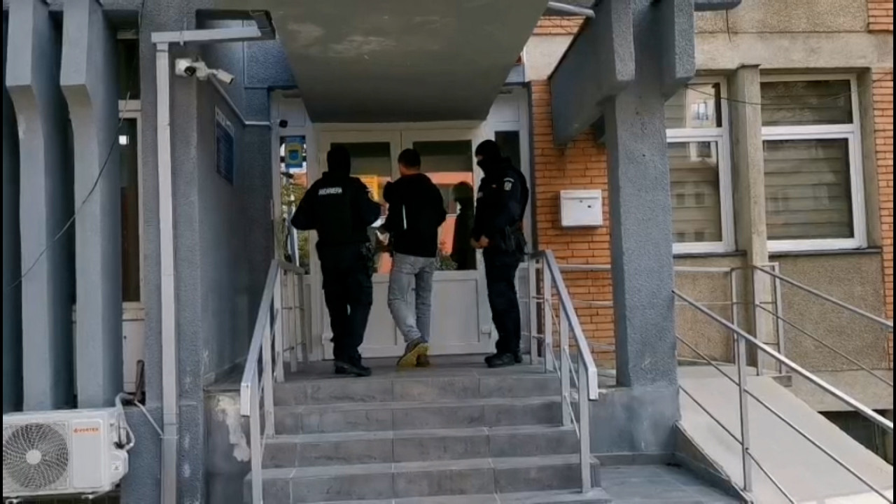 Percheziții DNA la DSP Brașov. Directoarea vizată în corupție