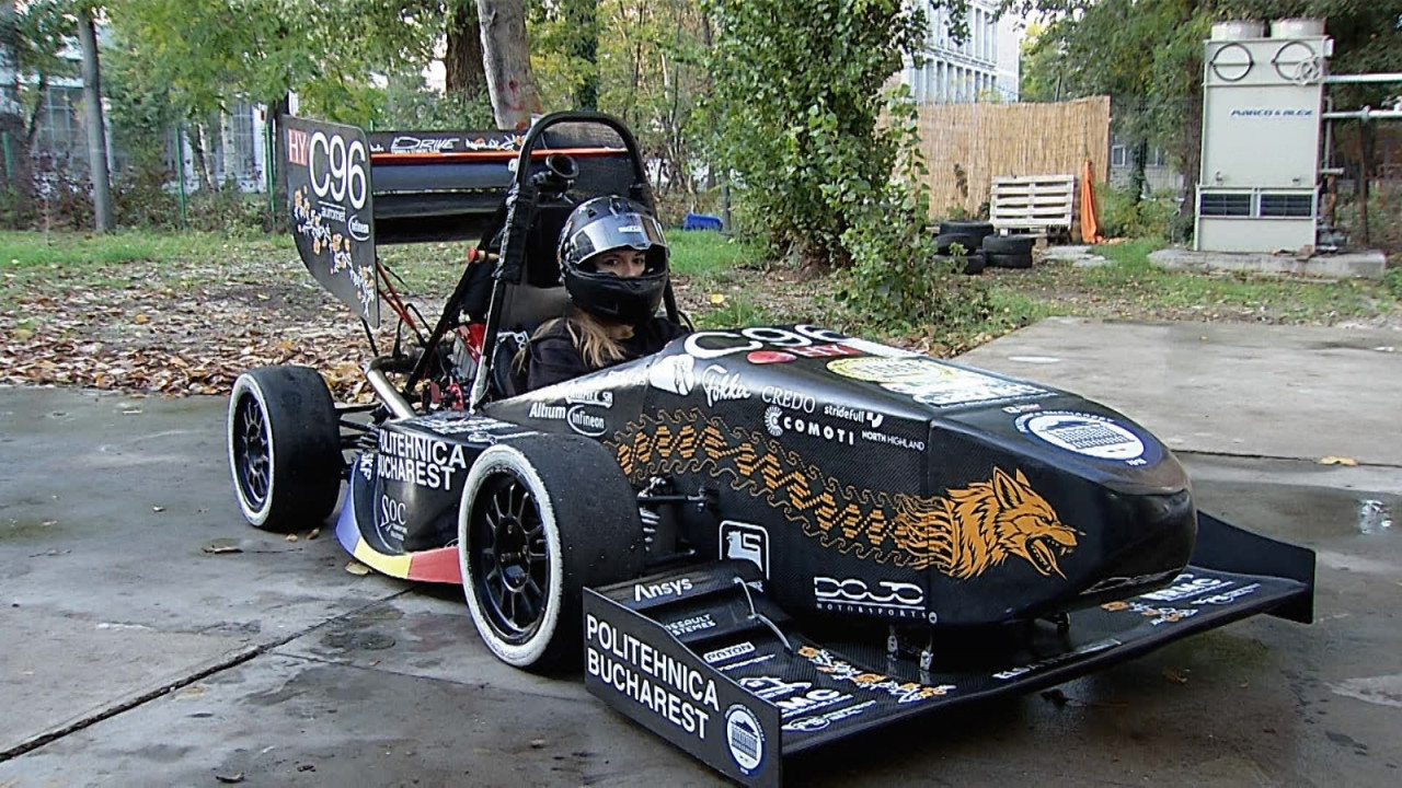 Primul monopost românesc construit de studenți UPB, pe circuitele internaționale de motorsport