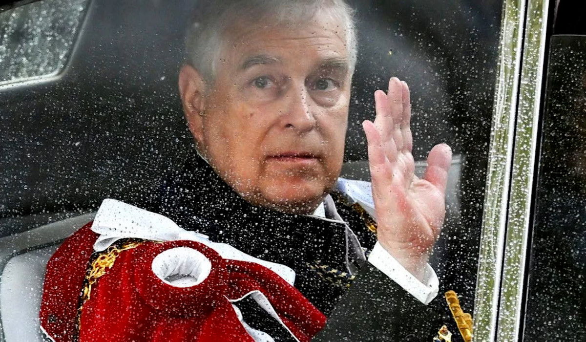 Noi acuzaţii la adresa prinţului Andrew. Ar fi adus 40 de prostituate la hotel, pe bani publici, în Thailanda