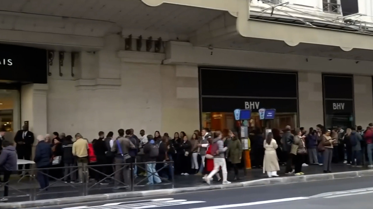 Noul magazin Shein din Paris, luat cu asalt în ciuda scandalului privind păpușile sexuale