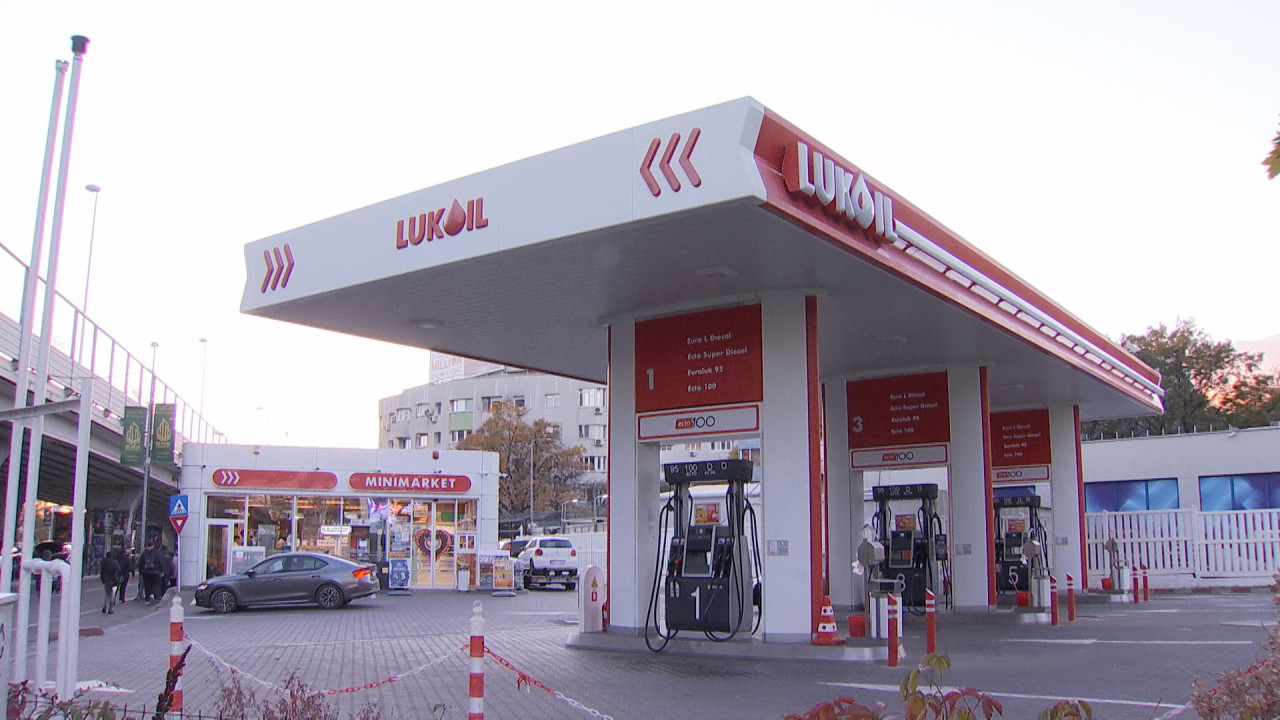 Motorina a depășit 8 lei. Sancțiuni Lukoil în SUA
