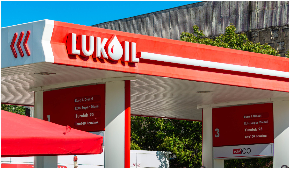 Criza Lukoil, analizată de experți: Risc de haos la pompă