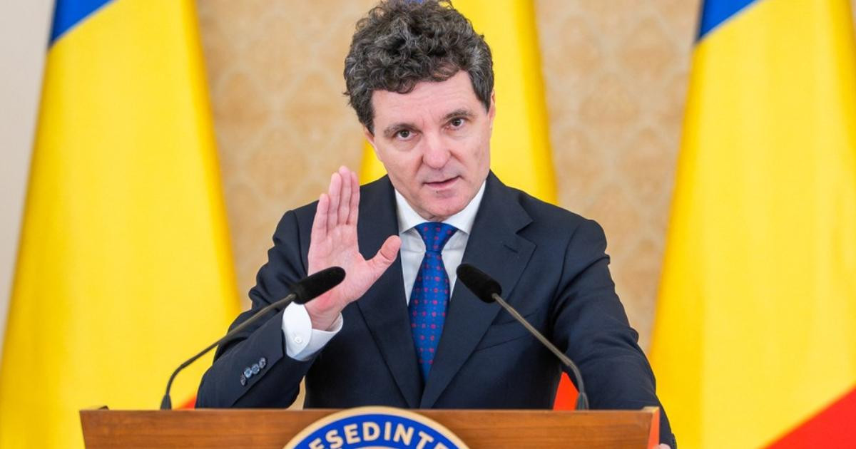 Decizia "stupidă" de a lua banii de la Sănătate pentru a-i da la Apărare, criticată de asociaţiile de pacienţi