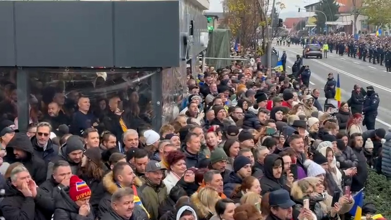 Premierul Ilie Bolojan huiduit la Alba Iulia