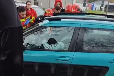 Șofer din București intră în ambulanțele SMURD