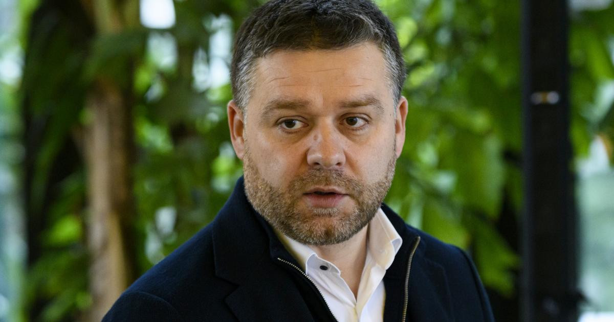 Ciucu, primar general al Capitalei după ce a câştigat 5 din 6 sectoare. Bucureştenii nu s-au înghesuit la vot