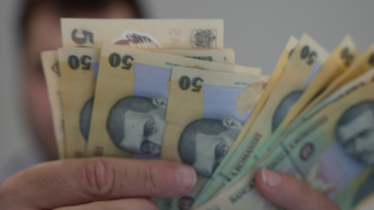 Bolojan discută despre salariul minim în 2026