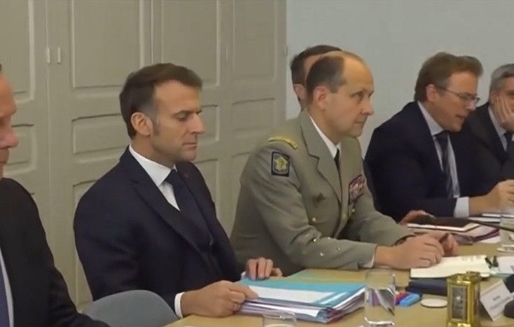 Reacția lui Macron la clipul fals despre lovitura de stat
