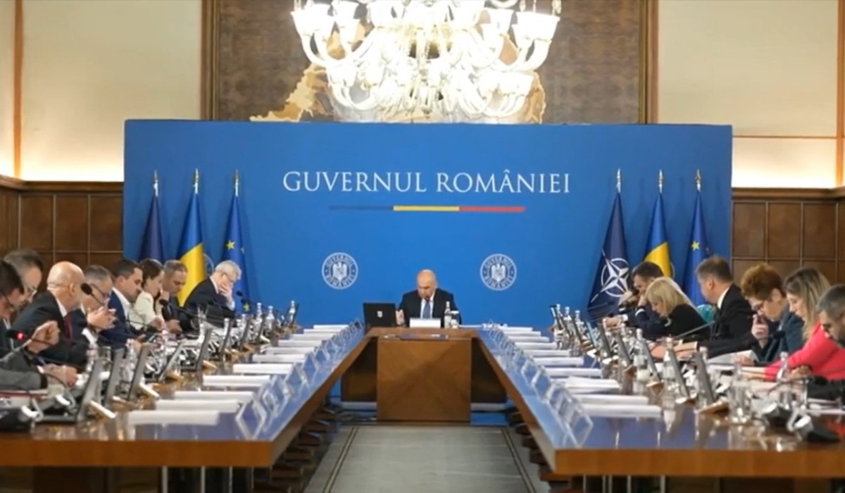 Românii cu 4.000 de euro pensie specială la 48 de ani, luaţi la rând cu modificările, după magistraţi