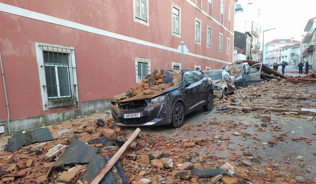 Fenomene meteo devastatoare în Statele Unite şi Europa: "Trebuie să ne abandonăm casa"