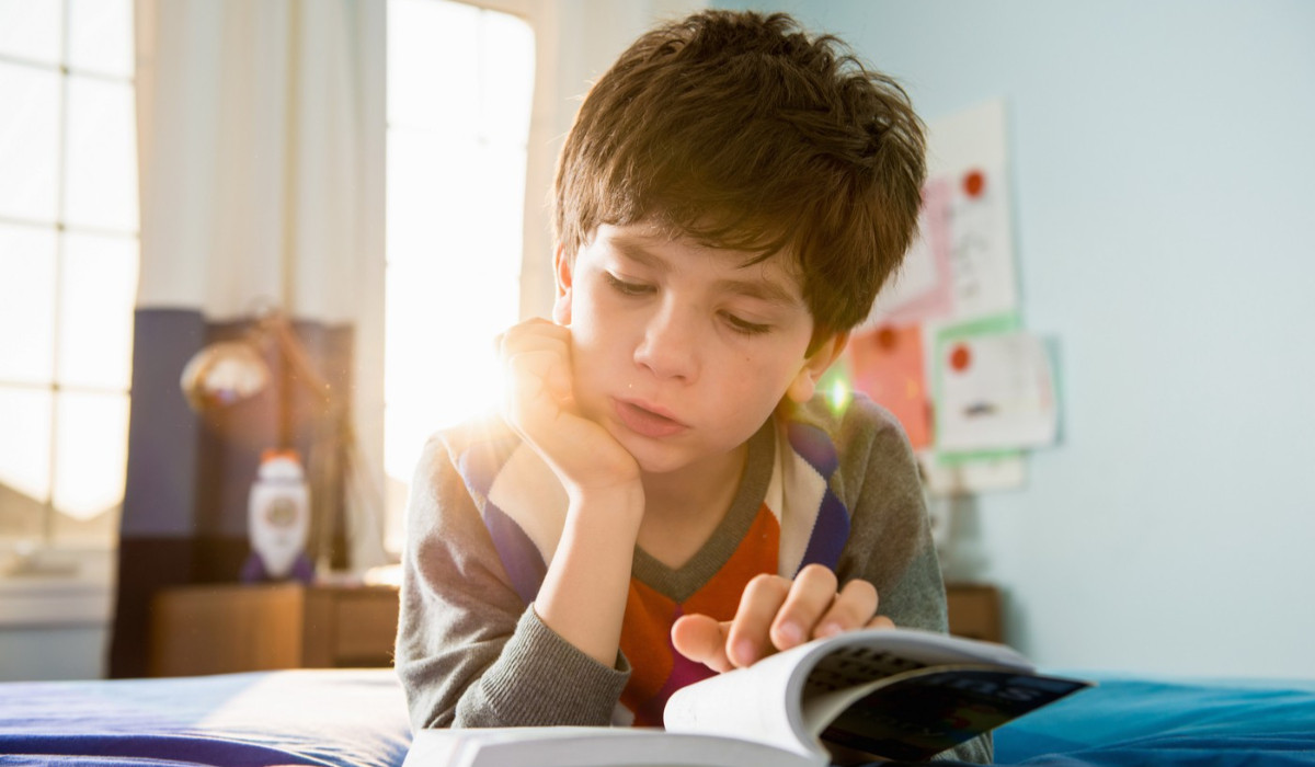 Cât trebuie să citească un copil pe zi ca să-și dezvolte imaginația. Soluţia care combate analfabetismul