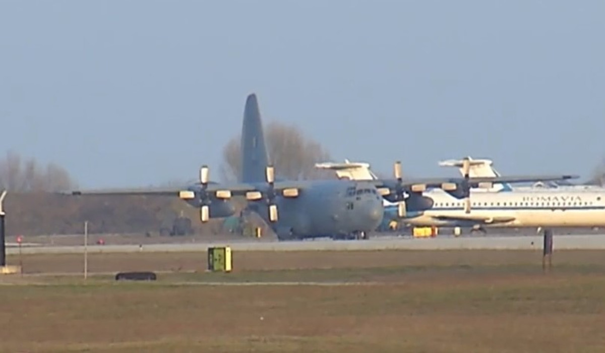 Primele 3 avioane-cisternă ale Statelor Unite în România