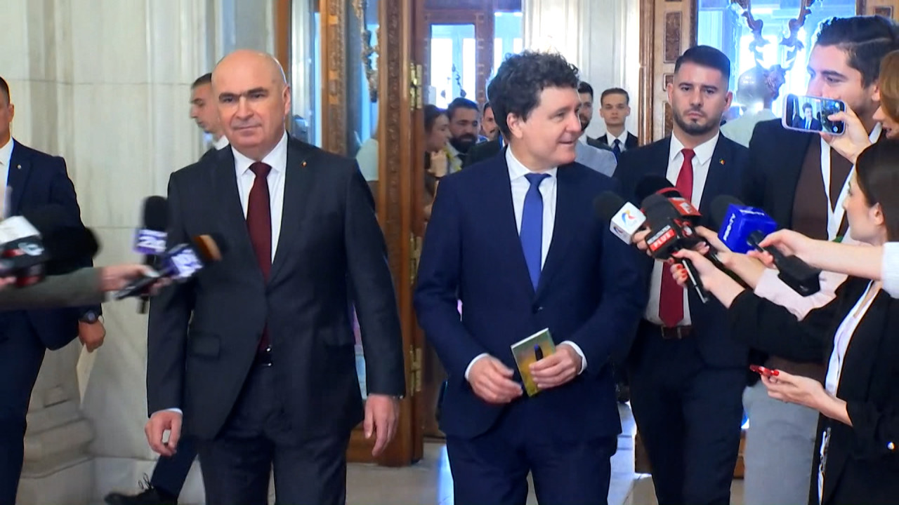 Prețul motorinei a trecut de 9 lei pe litru. Nicușor Dan și Ilie Bolojan, discuţii cu șefii OMV Petrom