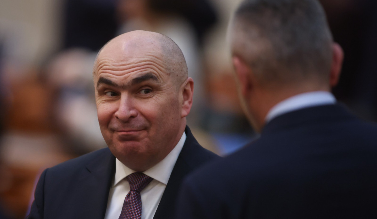 Bugetul pe 2026, adoptat de Parlament. Reacţiile lui Bolojan şi Grindeanu. AUR va contesta legea la CCR