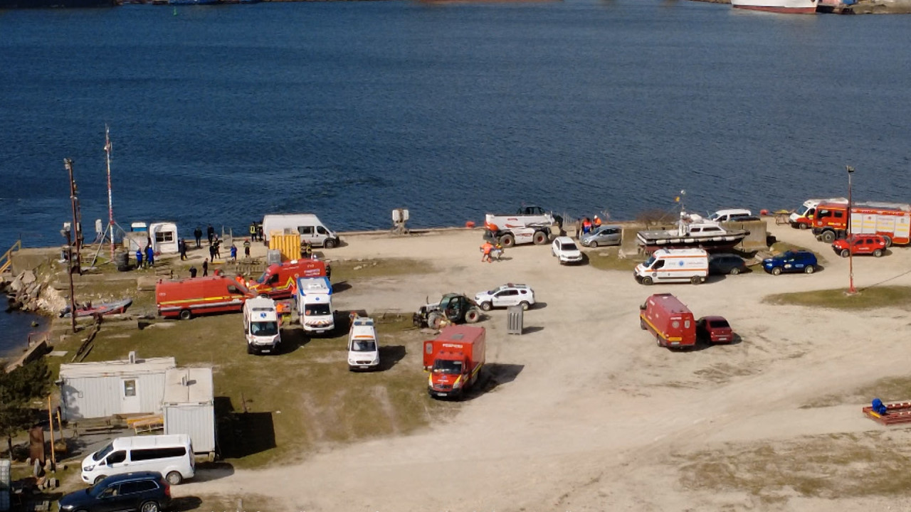 Poza pentru articolul Tancul petrolierului implicat în tragedia de la Midia, descărcat. Ce se întâmplă cu epava Astana