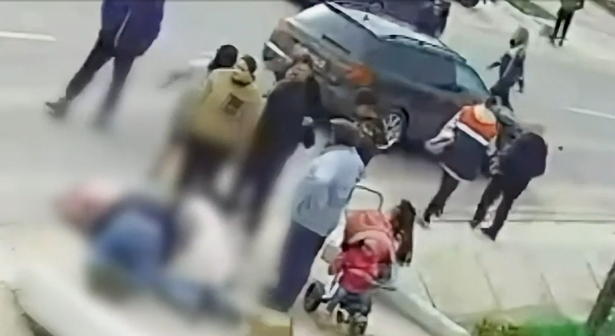 Studentă și polițist salvează un copil în Bacău